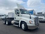 Used 2018 Freightliner Cascadia Day Cab 6x4, Semi Truck for sale #770917 - photo 1