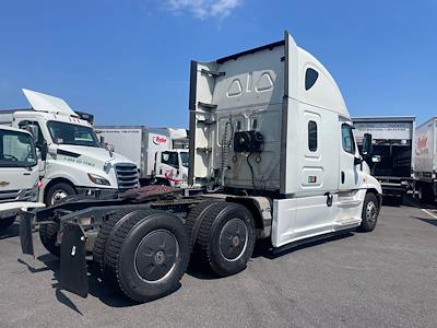 Used 2019 Freightliner Cascadia Sleeper Cab 6x4, Semi Truck for sale #877485 - photo 2