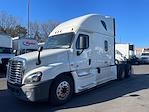 Used 2019 Freightliner Cascadia Sleeper Cab 6x4, Semi Truck for sale #877486 - photo 1