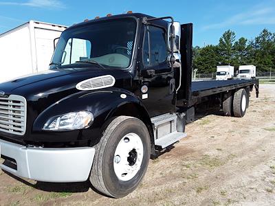 Used 2015 Freightliner M2 106 4x2, 24' Flatbed Truck for sale #325525 - photo 1