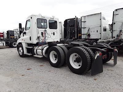 Used 2016 Freightliner Cascadia Day Cab 6x4, Semi Truck for sale #359124 - photo 2