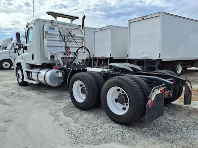 Used 2016 Freightliner Cascadia Day Cab 6x4, Semi Truck for sale #646116 - photo 2