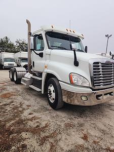 Used 2016 Freightliner Cascadia Day Cab 6x4, Semi Truck for sale #649676 - photo 1