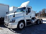 Used 2017 Freightliner Cascadia Day Cab 6x4, Semi Truck for sale #664373 - photo 1