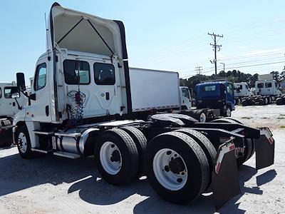 Used 2017 Freightliner Cascadia Day Cab 6x4, Semi Truck for sale #672005 - photo 2