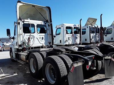 Used 2017 Freightliner Cascadia Day Cab 6x4, Semi Truck for sale #675919 - photo 2