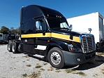 Used 2018 Freightliner Cascadia Sleeper Cab 6x4, Semi Truck for sale #784830 - photo 4