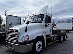 Used 2019 Freightliner Cascadia Day Cab 6x4, Semi Truck for sale #813353 - photo 1