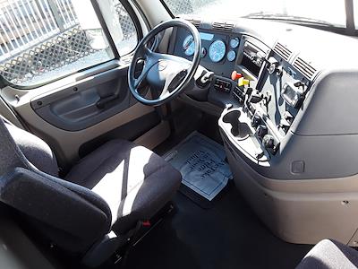 Used 2019 Freightliner Cascadia Day Cab 6x4, Semi Truck for sale #813374 - photo 1