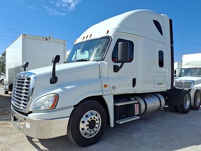 Used 2019 Freightliner Cascadia Sleeper Cab 6x4, Semi Truck for sale #864232 - photo 1