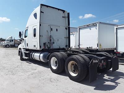 Used 2020 Freightliner Cascadia Sleeper Cab 6x4, Semi Truck for sale #877891 - photo 2