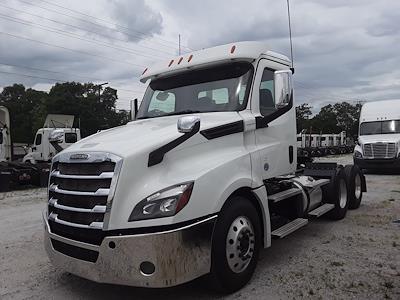 Used 2020 Freightliner Cascadia Day Cab 6x4, Semi Truck for sale #880648 - photo 1