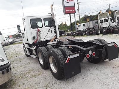 Used 2020 Freightliner Cascadia Day Cab 6x4, Semi Truck for sale #880648 - photo 2