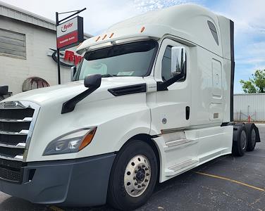 Used 2020 Freightliner Cascadia Sleeper Cab 6x4, Semi Truck for sale #267449 - photo 1