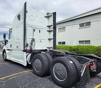 Used 2020 Freightliner Cascadia Sleeper Cab 6x4, Semi Truck for sale #267450 - photo 2