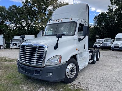 Used 2016 Freightliner Cascadia Day Cab 6x4, Semi Truck for sale #359453 - photo 1