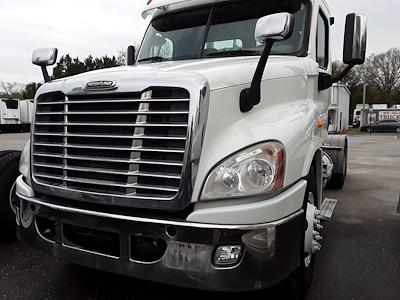 Used 2014 Freightliner Cascadia Day Cab 6x4, Semi Truck for sale #542042 - photo 1