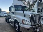 Used 2015 Freightliner Cascadia Day Cab 6x4, Semi Truck for sale #640681 - photo 4