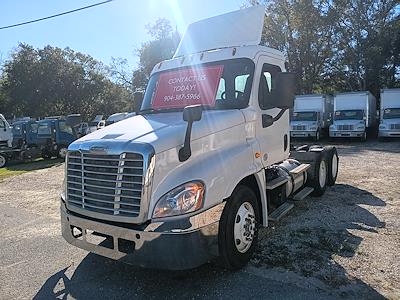 Used 2016 Freightliner Cascadia Day Cab 6x4, Semi Truck for sale #660994 - photo 2