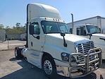 Used 2017 Freightliner Cascadia Day Cab 4x2, Semi Truck for sale #665961 - photo 4