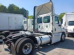 Used 2017 Freightliner Cascadia Day Cab 4x2, Semi Truck for sale #665961 - photo 2
