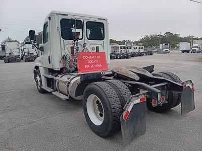 Used 2017 Freightliner Cascadia Day Cab 4x2, Semi Truck for sale #675847 - photo 2