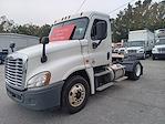 Used 2017 Freightliner Cascadia Day Cab 4x2, Semi Truck for sale #675847 - photo 1