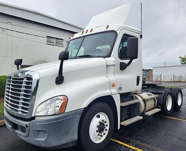 Used 2018 Freightliner Cascadia Day Cab 6x4, Semi Truck for sale #682167 - photo 1