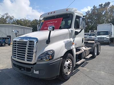 Used 2018 Freightliner Cascadia Day Cab 6x4, Semi Truck for sale #752924 - photo 1