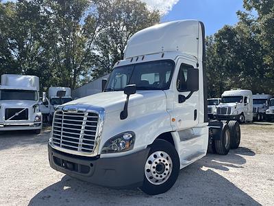 Used 2018 Freightliner Cascadia Day Cab 6x2, Semi Truck for sale #755312 - photo 1