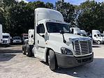 Used 2018 Freightliner Cascadia Day Cab 6x2, Semi Truck for sale #755312 - photo 4