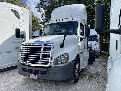 Used 2018 Freightliner Cascadia Day Cab 6x2, Semi Truck for sale #755315 - photo 1