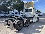 Used 2018 Freightliner Cascadia Day Cab 6x2, Semi Truck for sale #755316 - photo 6
