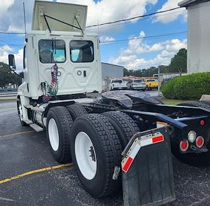 Used 2018 Freightliner Cascadia Day Cab 6x4, Semi Truck for sale #772426 - photo 2