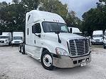 Used 2019 Freightliner Cascadia Sleeper Cab 6x4, Semi Truck for sale #786616 - photo 4