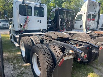 Used 2019 Freightliner Cascadia Day Cab 6x4, Semi Truck for sale #790855 - photo 2