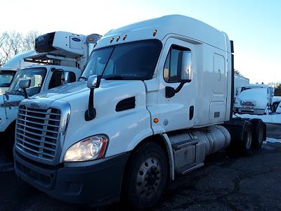 Used 2018 Freightliner Cascadia Sleeper Cab 6x4, Semi Truck for sale #222122 - photo 1