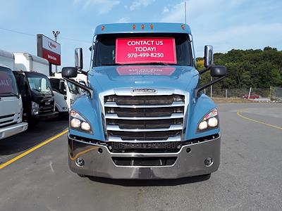 Used 2021 Freightliner Cascadia Day Cab 6x4, Semi Truck for sale #292998 - photo 1