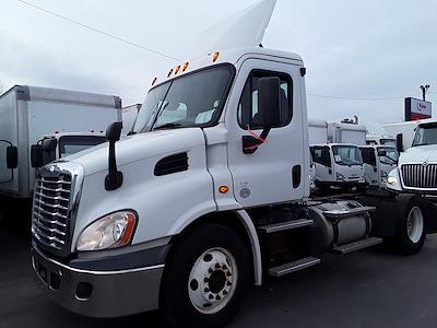 Used 2015 Freightliner Cascadia Day Cab 4x2, Semi Truck for sale #328430 - photo 1