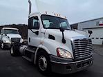 Used 2015 Freightliner Cascadia Day Cab 4x2, Semi Truck for sale #328430 - photo 4