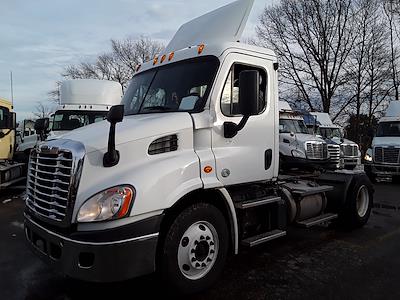 Used 2015 Freightliner Cascadia Day Cab 4x2, Semi Truck for sale #328431 - photo 1