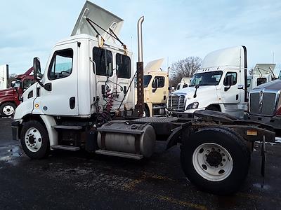 Used 2015 Freightliner Cascadia Day Cab 4x2, Semi Truck for sale #328431 - photo 2