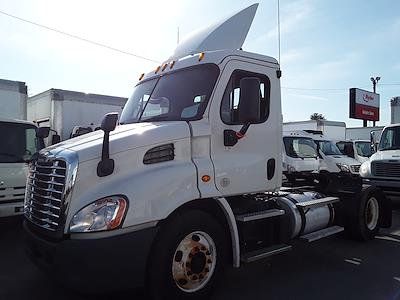 Used 2015 Freightliner Cascadia Day Cab 4x2, Semi Truck for sale #328432 - photo 1