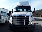 Used 2015 Freightliner Cascadia Day Cab 4x2, Semi Truck for sale #328432 - photo 3