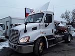 Used 2015 Freightliner Cascadia Day Cab 4x2, Semi Truck for sale #328436 - photo 1