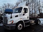 Used 2015 Freightliner Cascadia Day Cab 4x2, Semi Truck for sale #328591 - photo 1