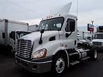 Used 2015 Freightliner Cascadia Day Cab 4x2, Semi Truck for sale #328594 - photo 1