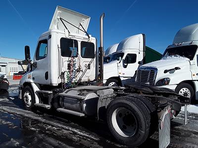 Used 2015 Freightliner Cascadia Day Cab 4x2, Semi Truck for sale #328597 - photo 2