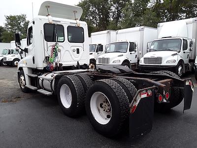 Used 2014 Freightliner Cascadia Day Cab 6x4, Semi Truck for sale #541272 - photo 2