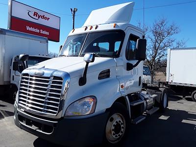 Used 2015 Freightliner Cascadia Day Cab 4x2, Semi Truck for sale #567736 - photo 1